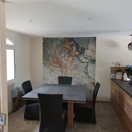 Βίλα Magnifique Avec Piscine 10x5 M Sur 1800m2 De Terrain Avec Parking Privatif Cuisine Recente Equpee 3 Dont 2 Parental Au Rdc Avec Wc Separe Pas De Vis A Vis Terrain De Petanque Bbq Climatisation Jeux Enfants Sérignan
